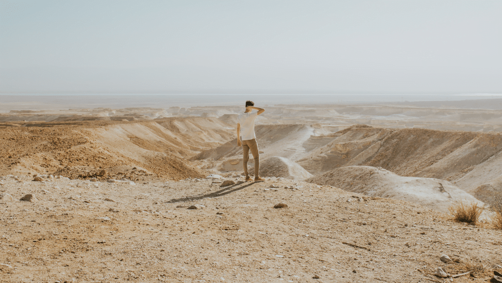8 خطوات هينقذوا حياتك لو توهت في الصحراء