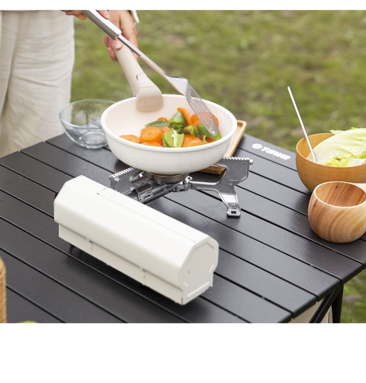 photo_5832235979752803272_y