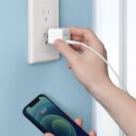 شاحن بمنفذ USB متوافق مع آيفون 14 و13 و12 و11 وXS وXR و8 و7 و6 وآيباد، بمنفذ واحد، 20 واط، شحن سريع ونقل بيانات